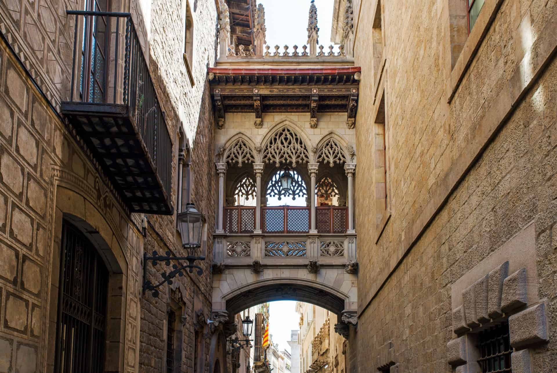 pont del bisbe quartier gothique